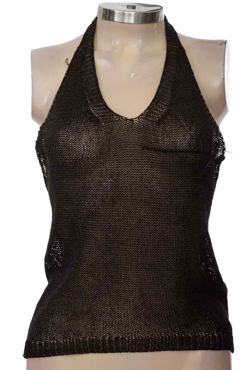 Top / Camiseta color Negro - Closeando