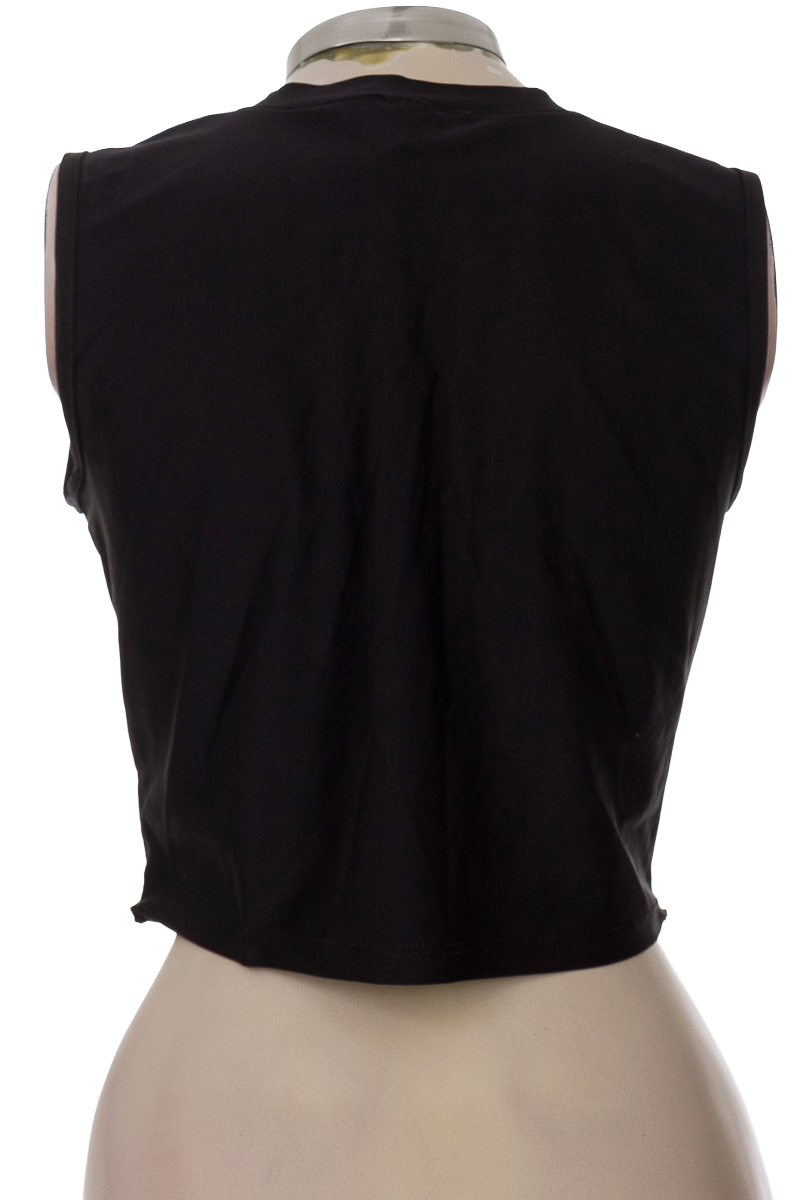 Top / Camiseta color Negro - Kazabe