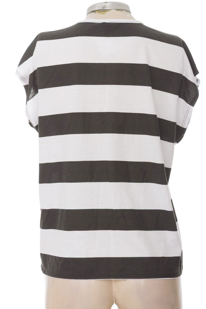 Top / Camiseta color Negro - Carmel