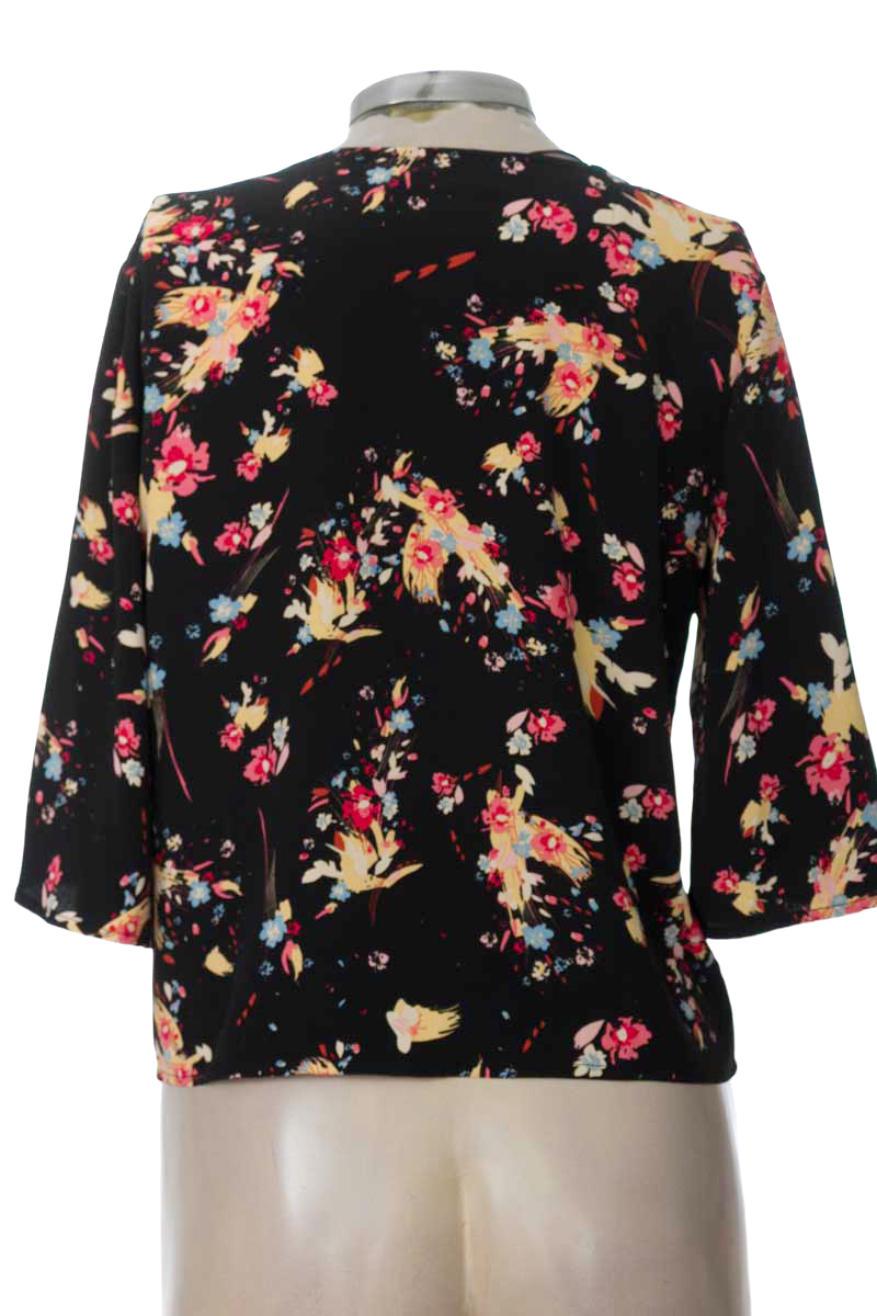 Blusa color Negro - Basement