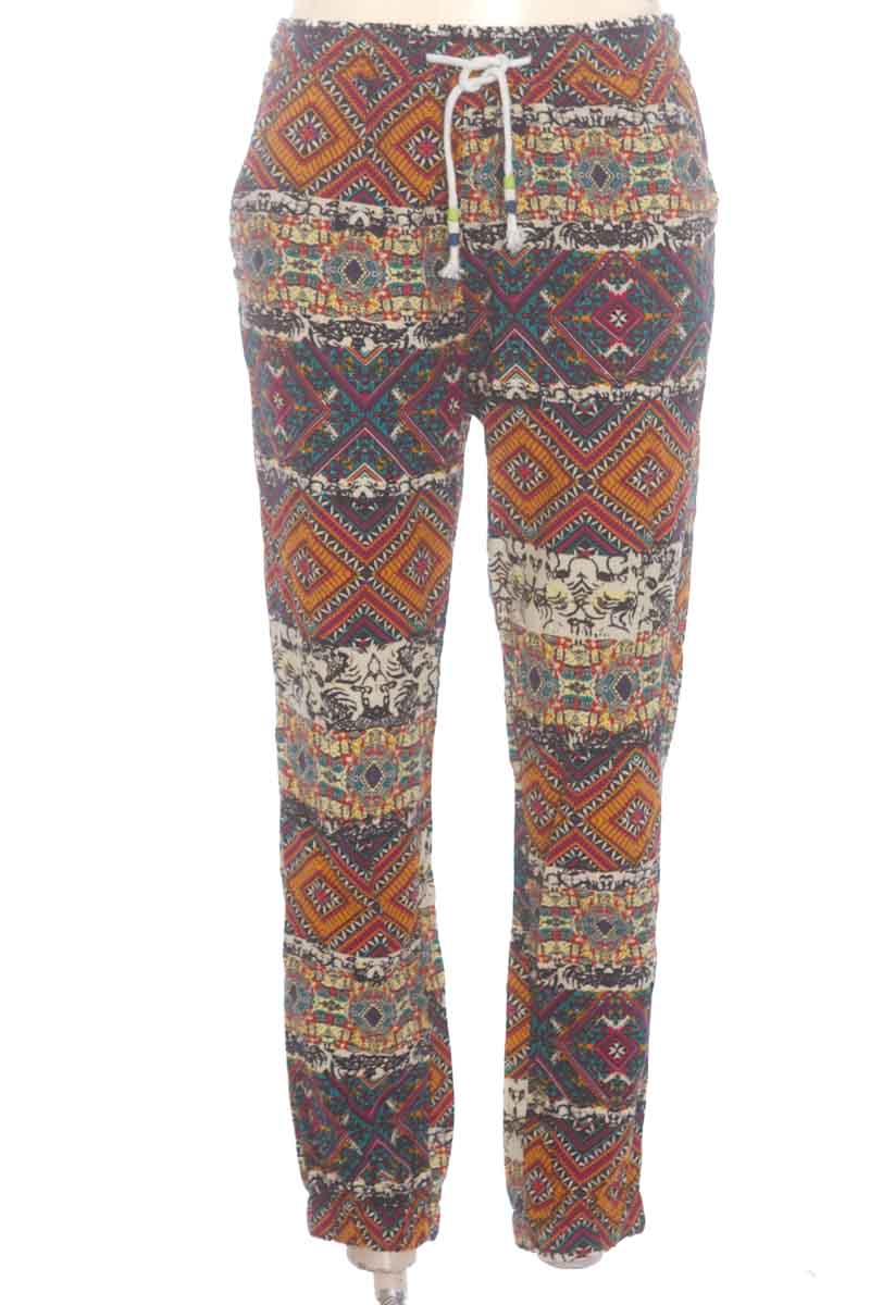 Pantalones color Estampado - Closeando