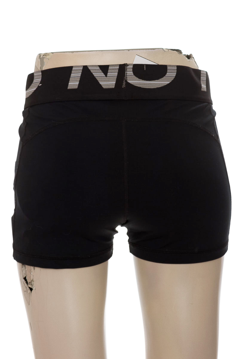 Ropa Deportiva / Salida de Baño color Negro - Nike