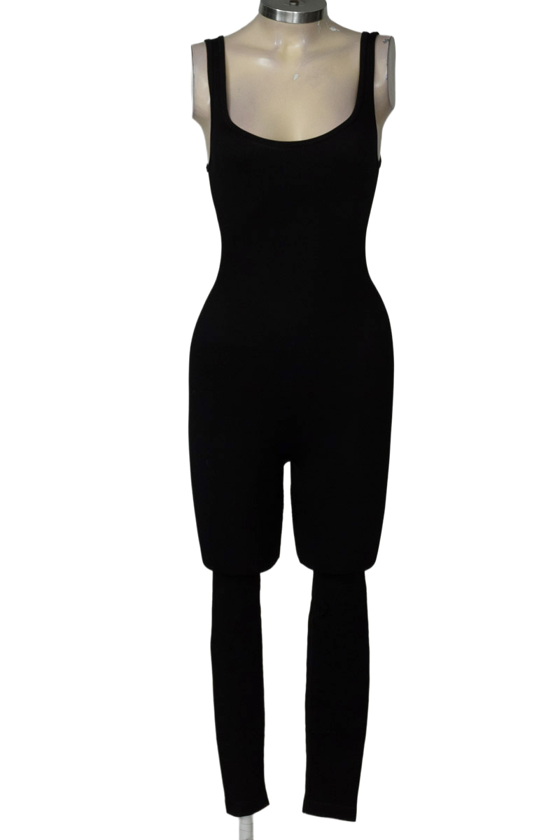 Vestido / Enterizo color Negro - Closeando