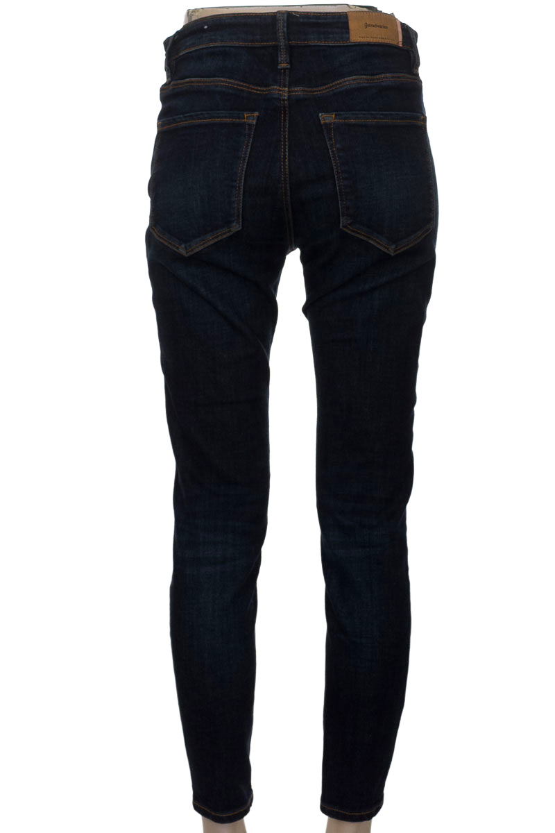 Pantalones color Azul - Stradivarius