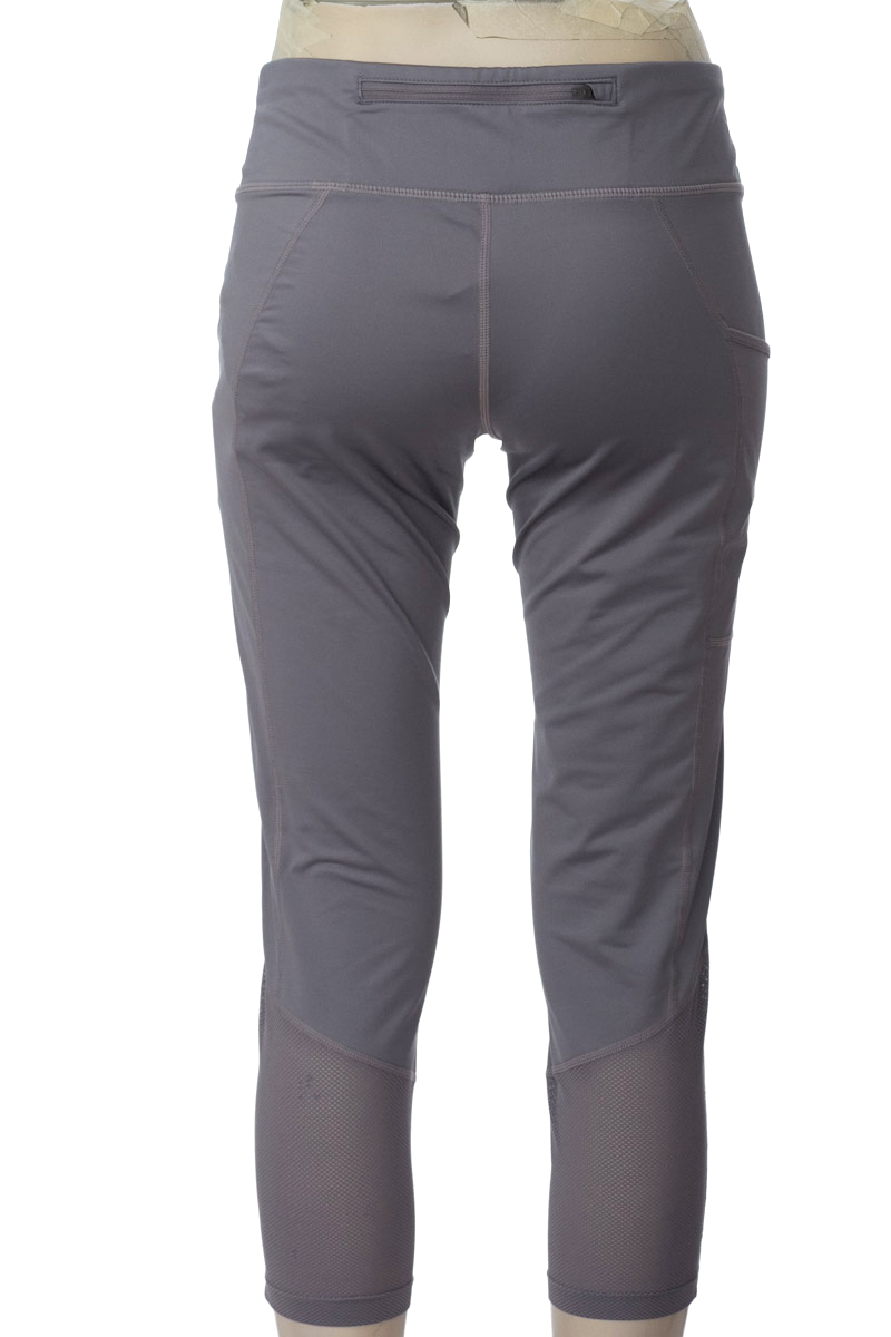 Ropa Deportiva / Salida de Baño color Gris - Nike