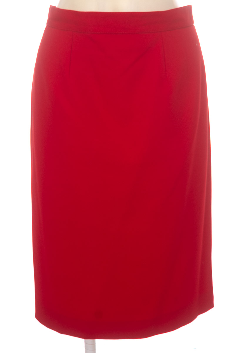 Falda color Rojo - Closeando