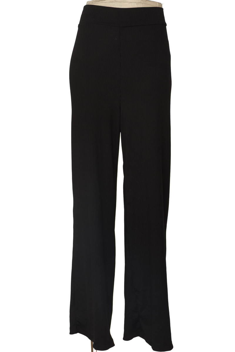 Pantalones color Negro - Majandra