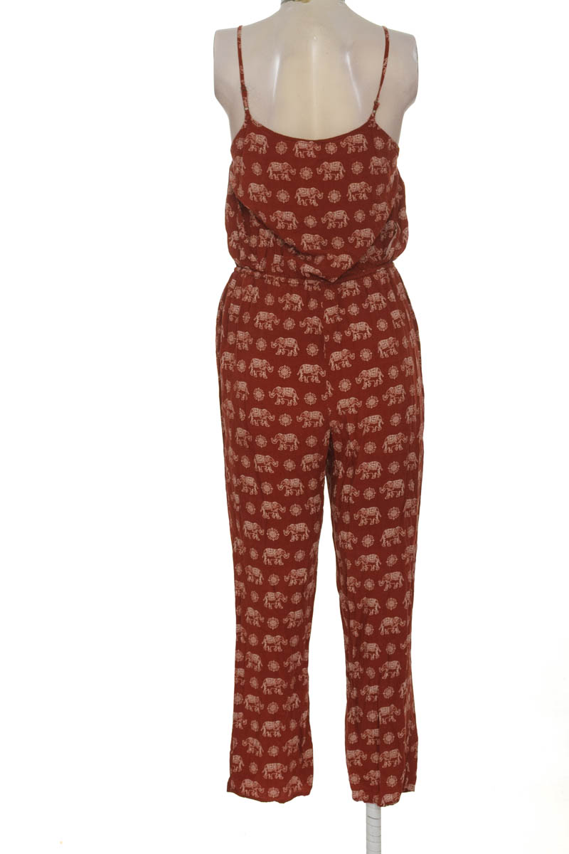 Vestido / Enterizo color Vinotinto - Forever 21