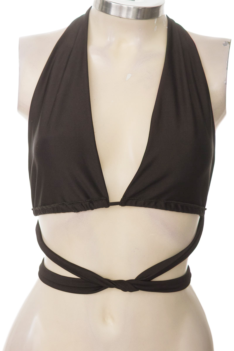 Top / Camiseta color Negro - Closeando