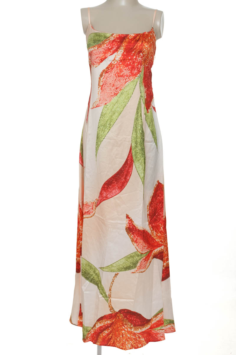 Vestido / Enterizo color Beige - Closeando