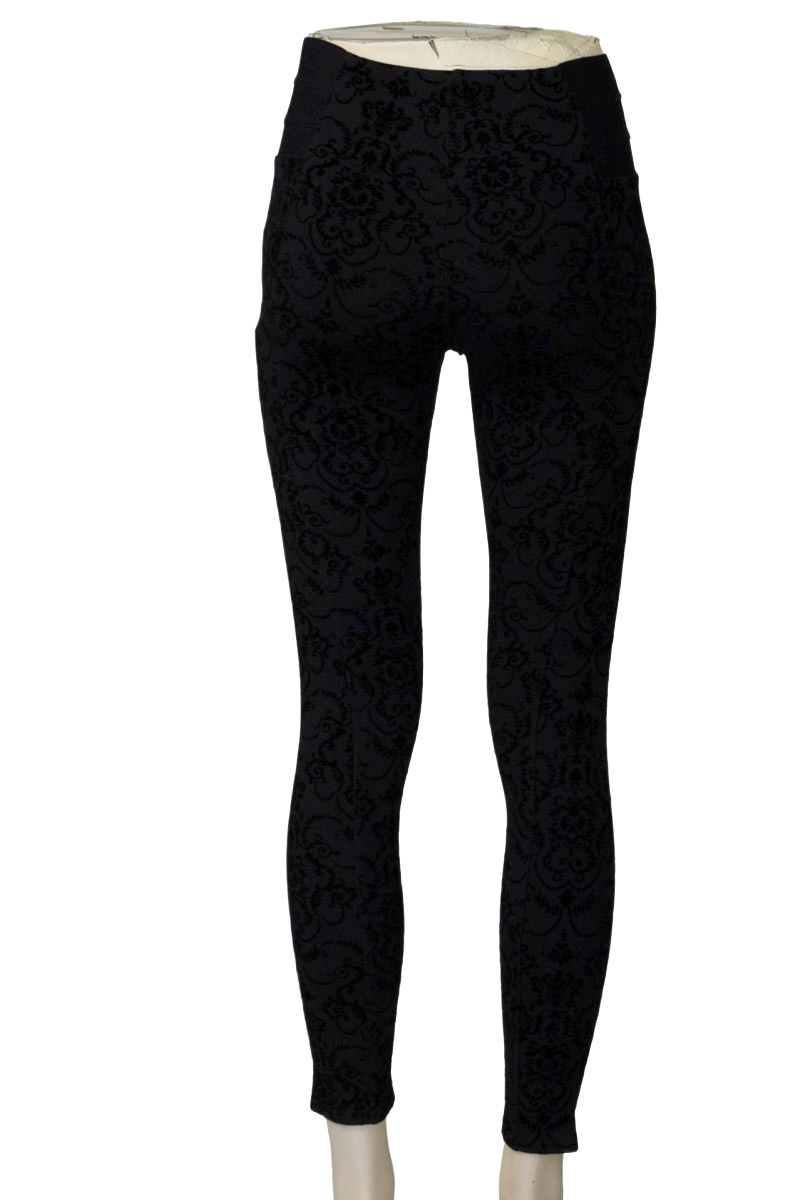 Pantalones color Negro - Basement