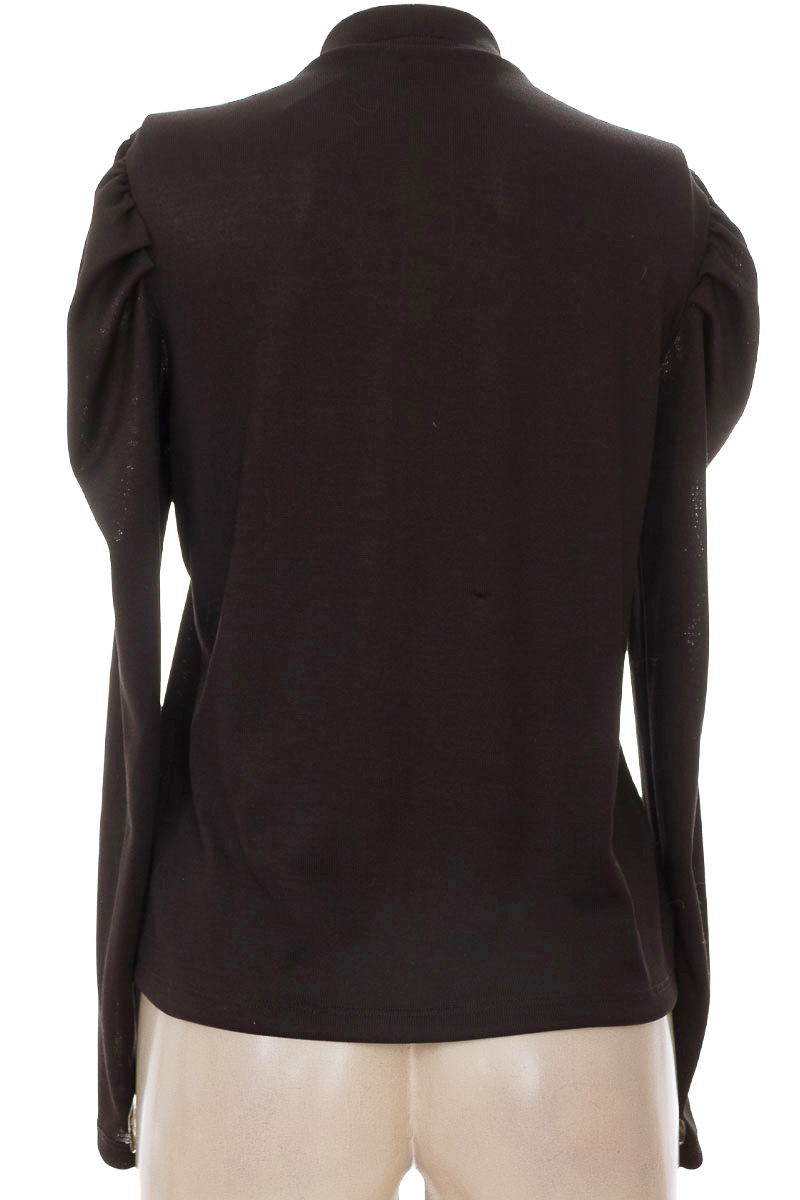 Sweater color Negro - Closeando