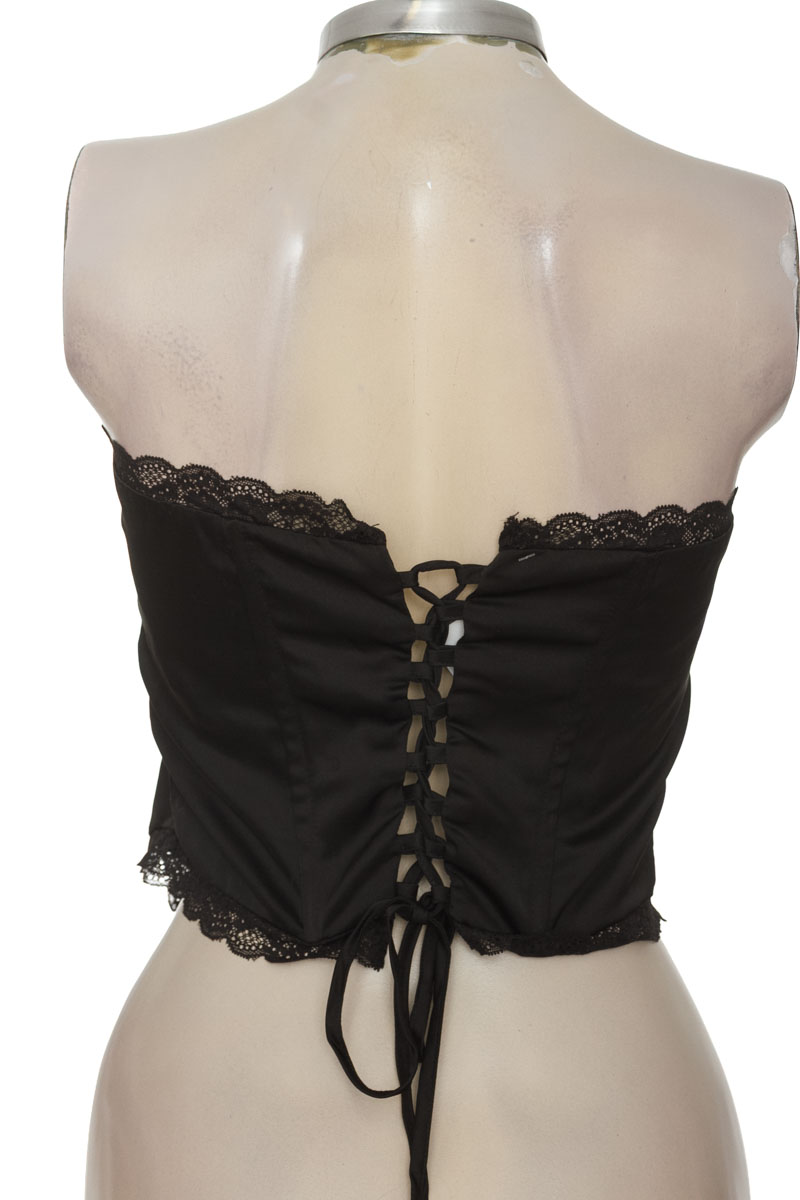Top / Camiseta color Negro - MISSGUIDED