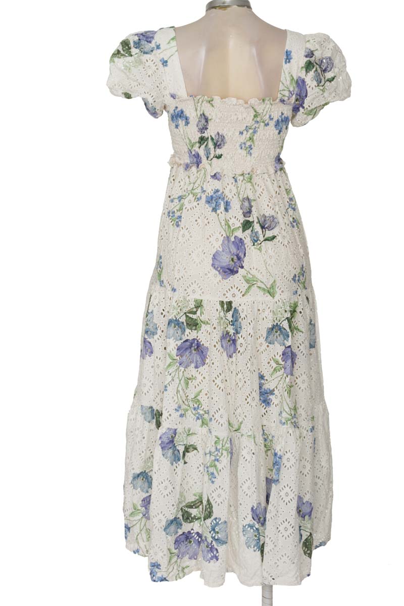 Vestido / Enterizo color Beige - Especia