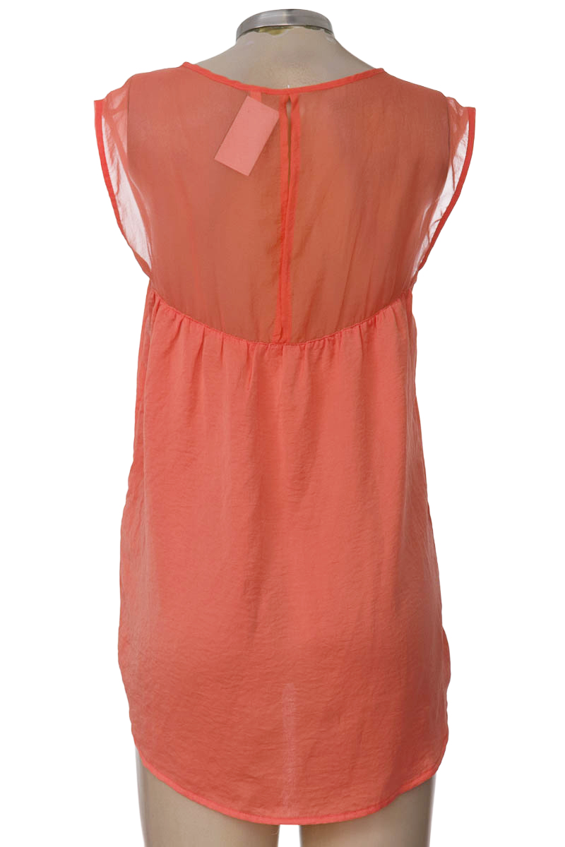 Top / Camiseta color Salmón - Bershka