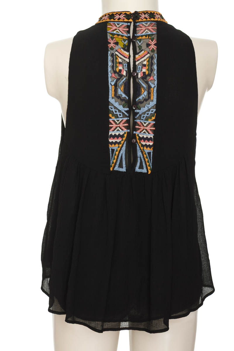 Top / Camiseta color Negro - Zara