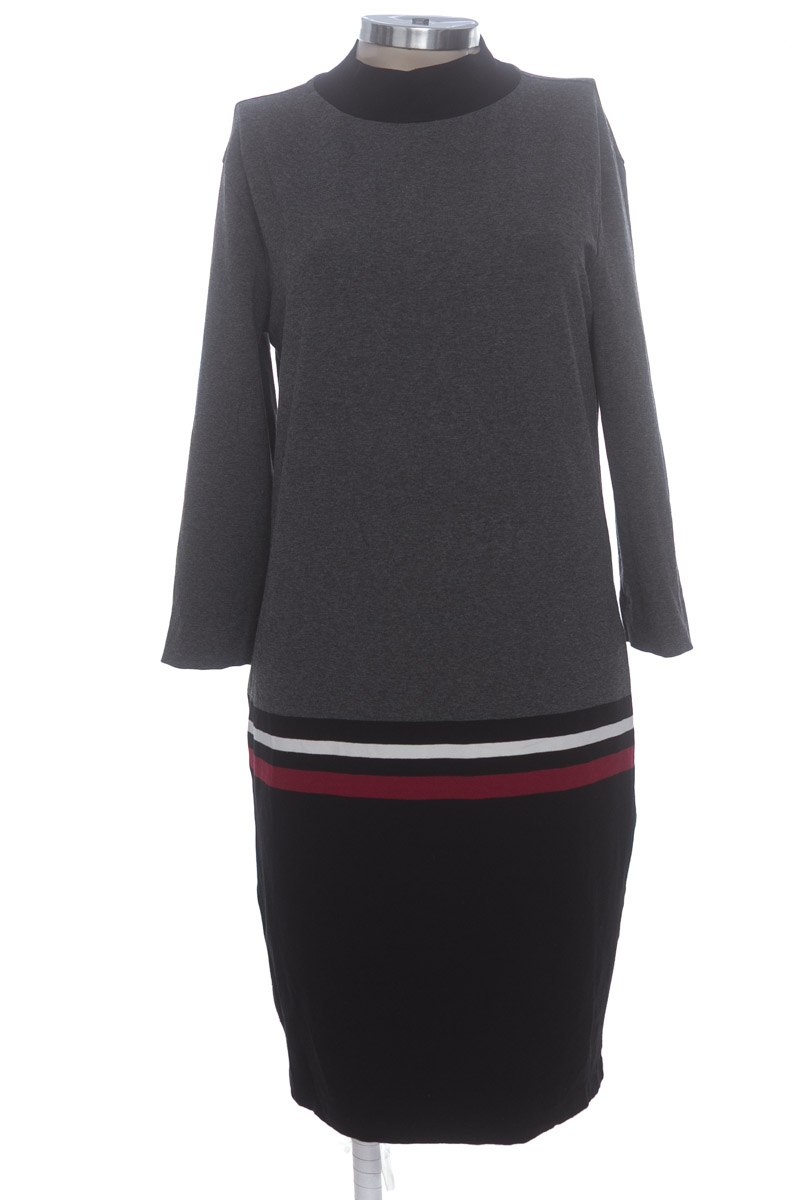 Vestido / Enterizo color Gris - Closeando