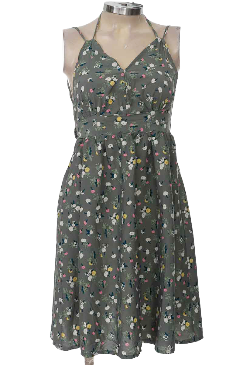 Vestido / Enterizo color Verde - Closeando