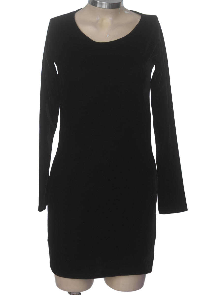 Vestido / Enterizo color Negro - Closeando