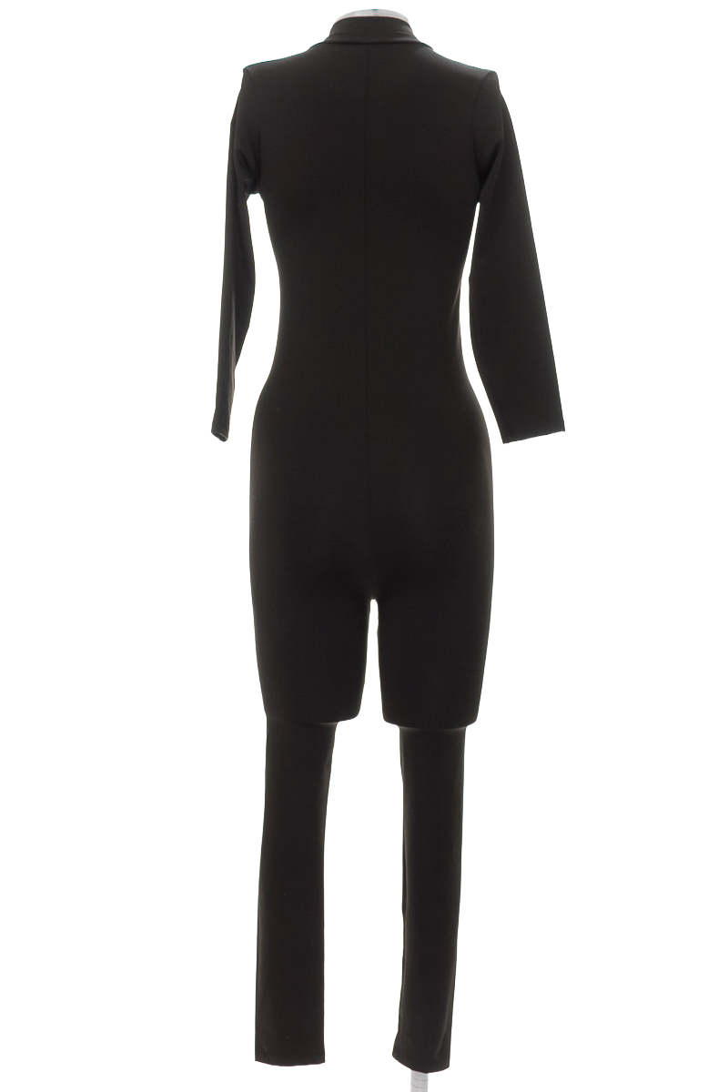 Ropa Deportiva / Salida de Baño color Negro - Closeando