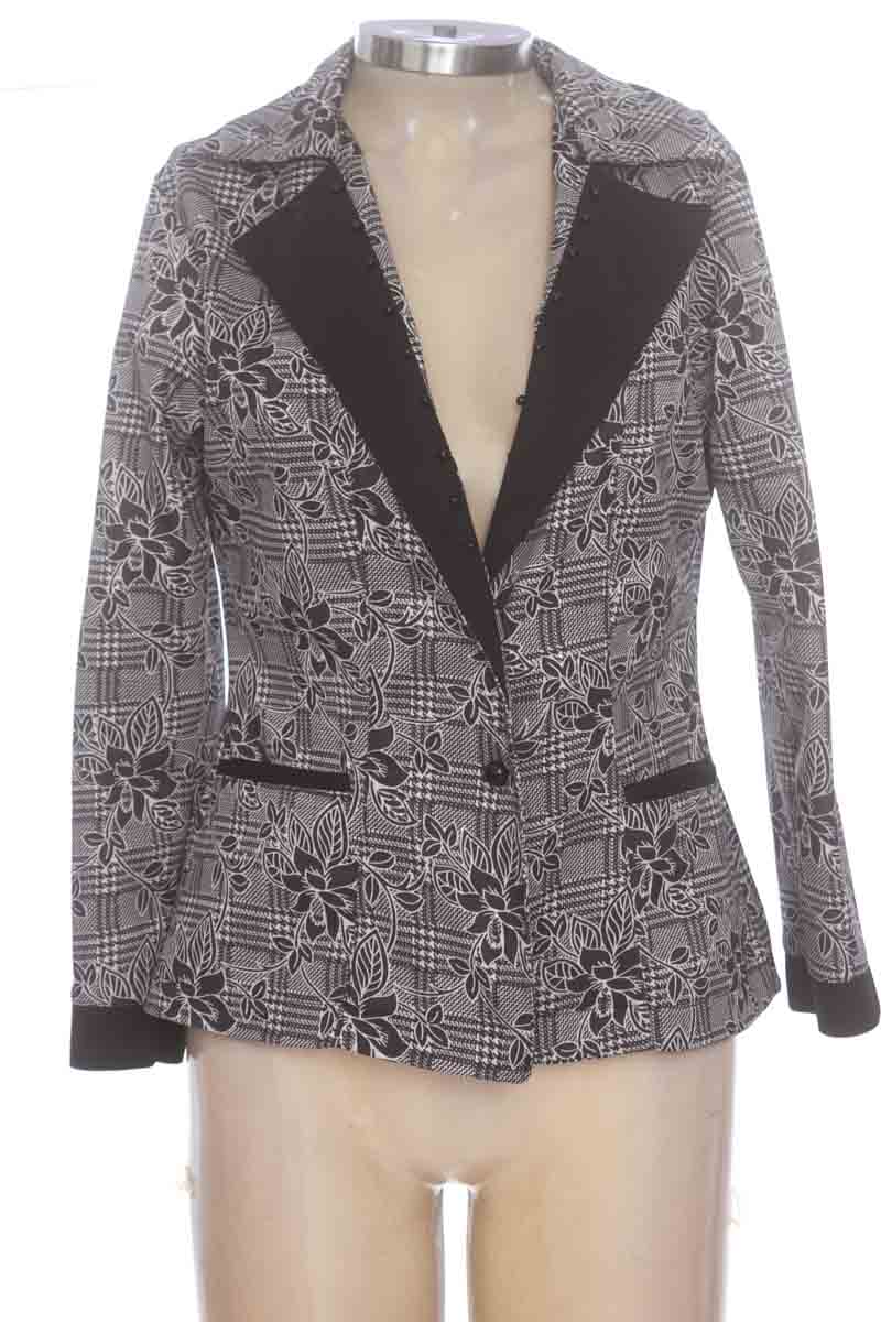 Blusa color Negro - Closeando