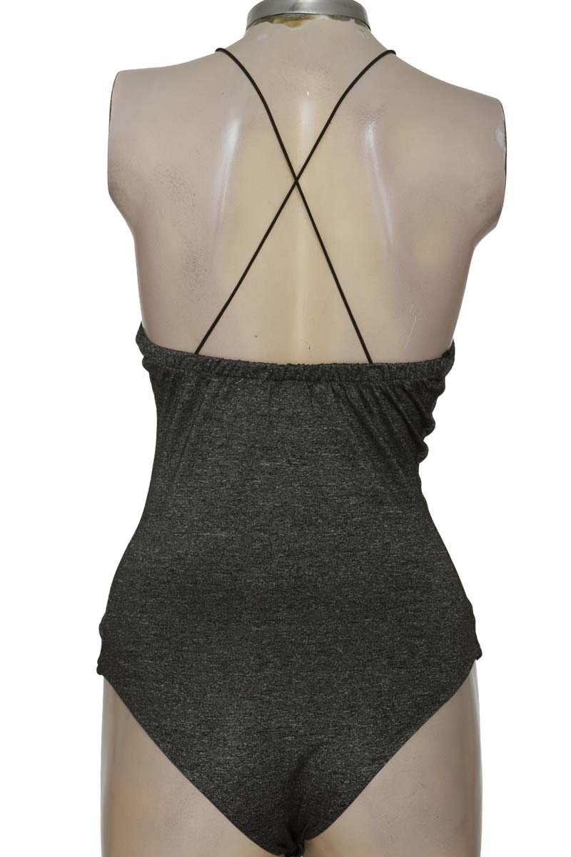 Top / Camiseta color Gris - Closeando