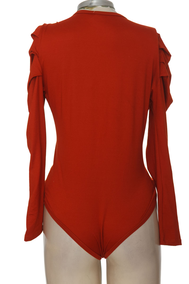 Top / Camiseta color Naranja - Closeando