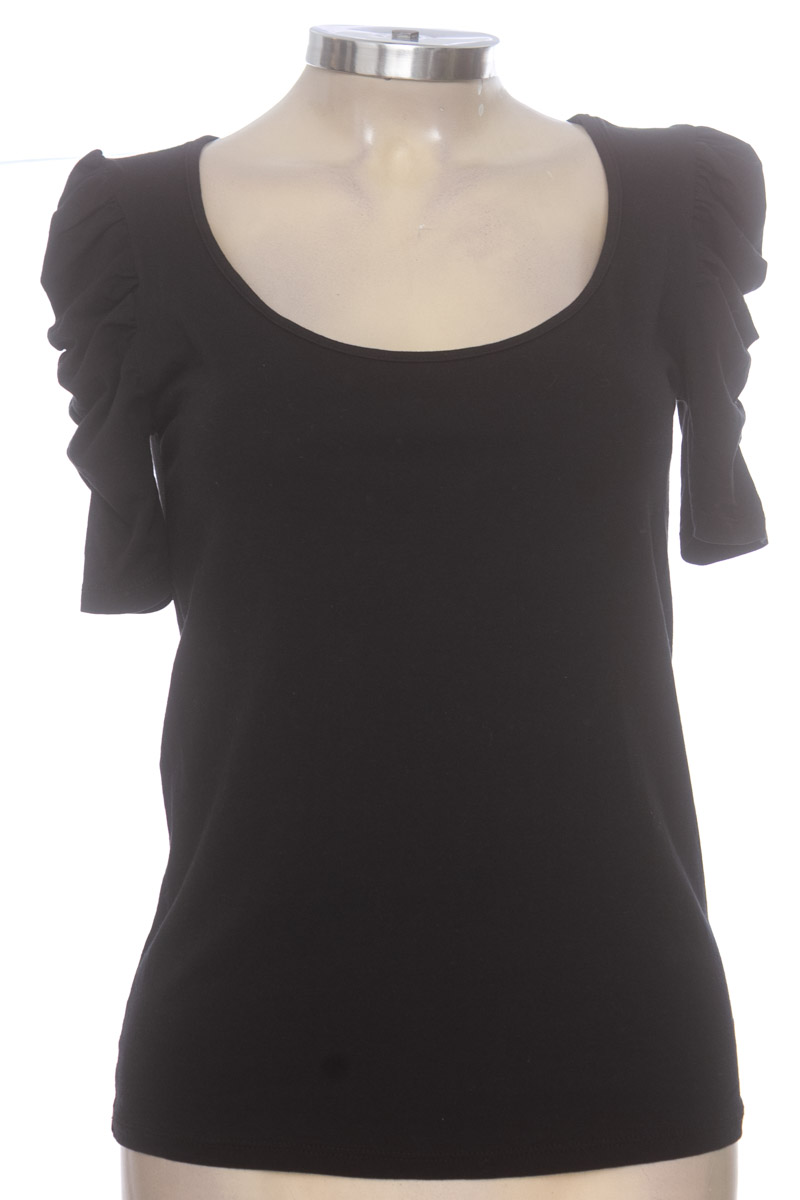 Top / Camiseta color Negro - Zara