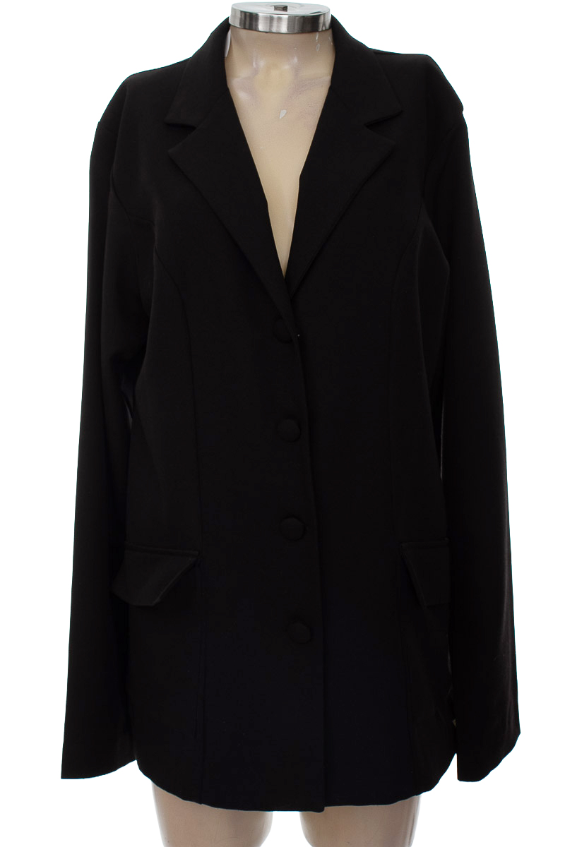 Chaqueta / Abrigo color Negro - Closeando