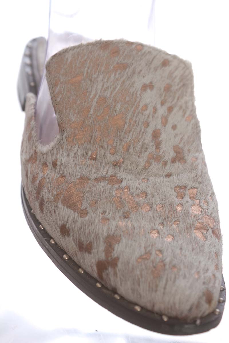 Zapatos color Beige - Closeando