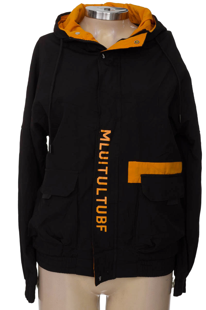 Chaqueta / Abrigo color Negro - Closeando