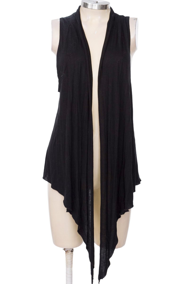 Top / Camiseta color Negro - Max & Mia