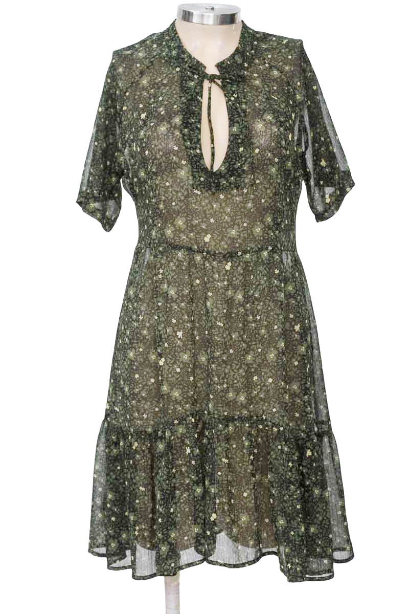 Vestido / Enterizo color Verde - Stradivarius