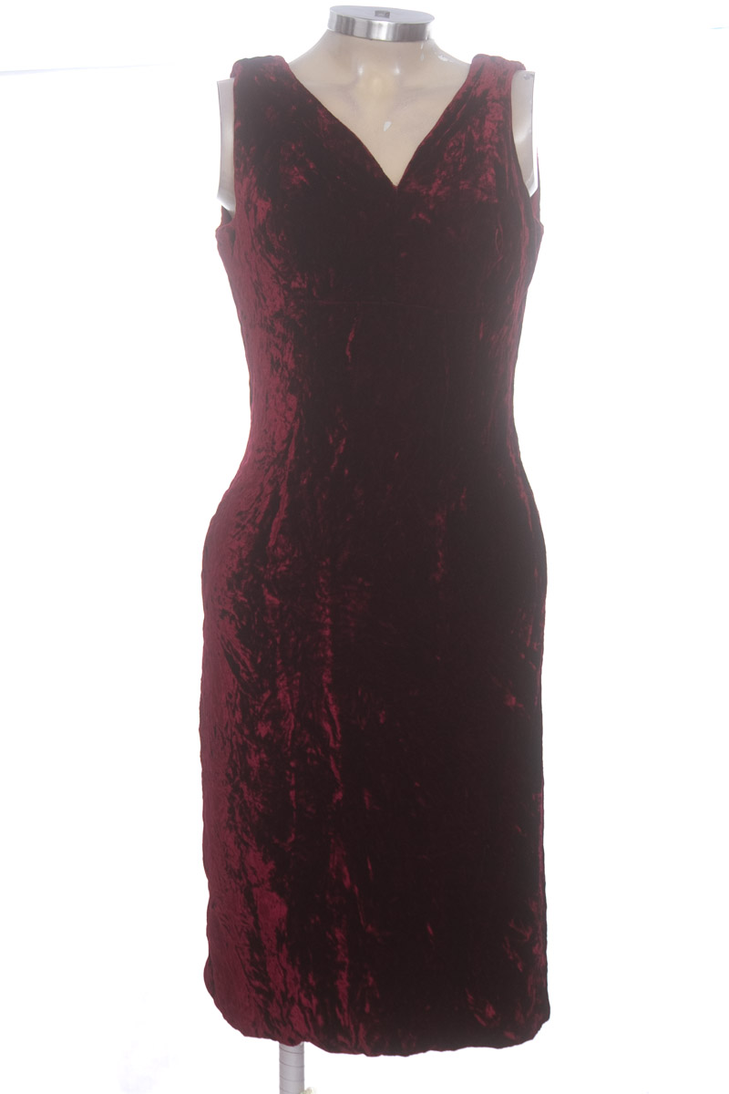 Vestido / Enterizo color Vinotinto - Closeando