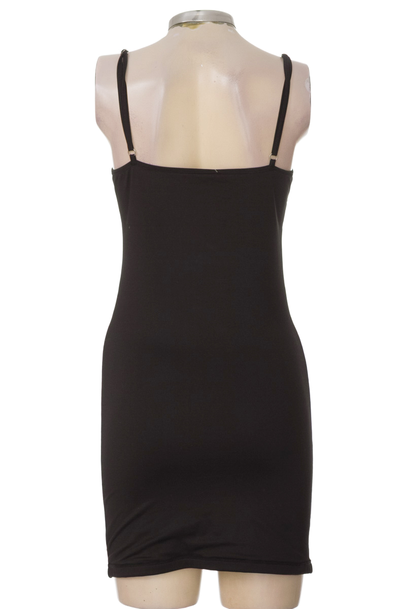 Vestido / Enterizo color Negro - Closeando