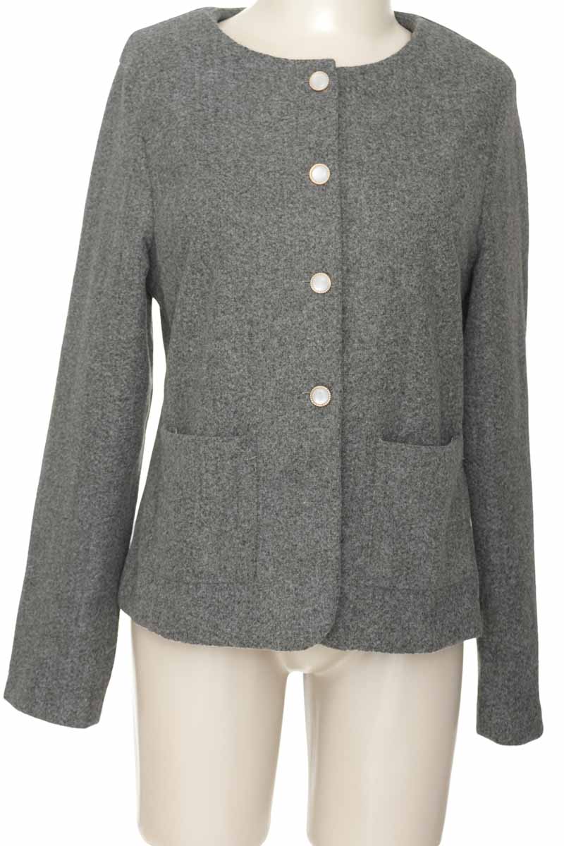 Chaqueta / Abrigo color Gris - Closeando