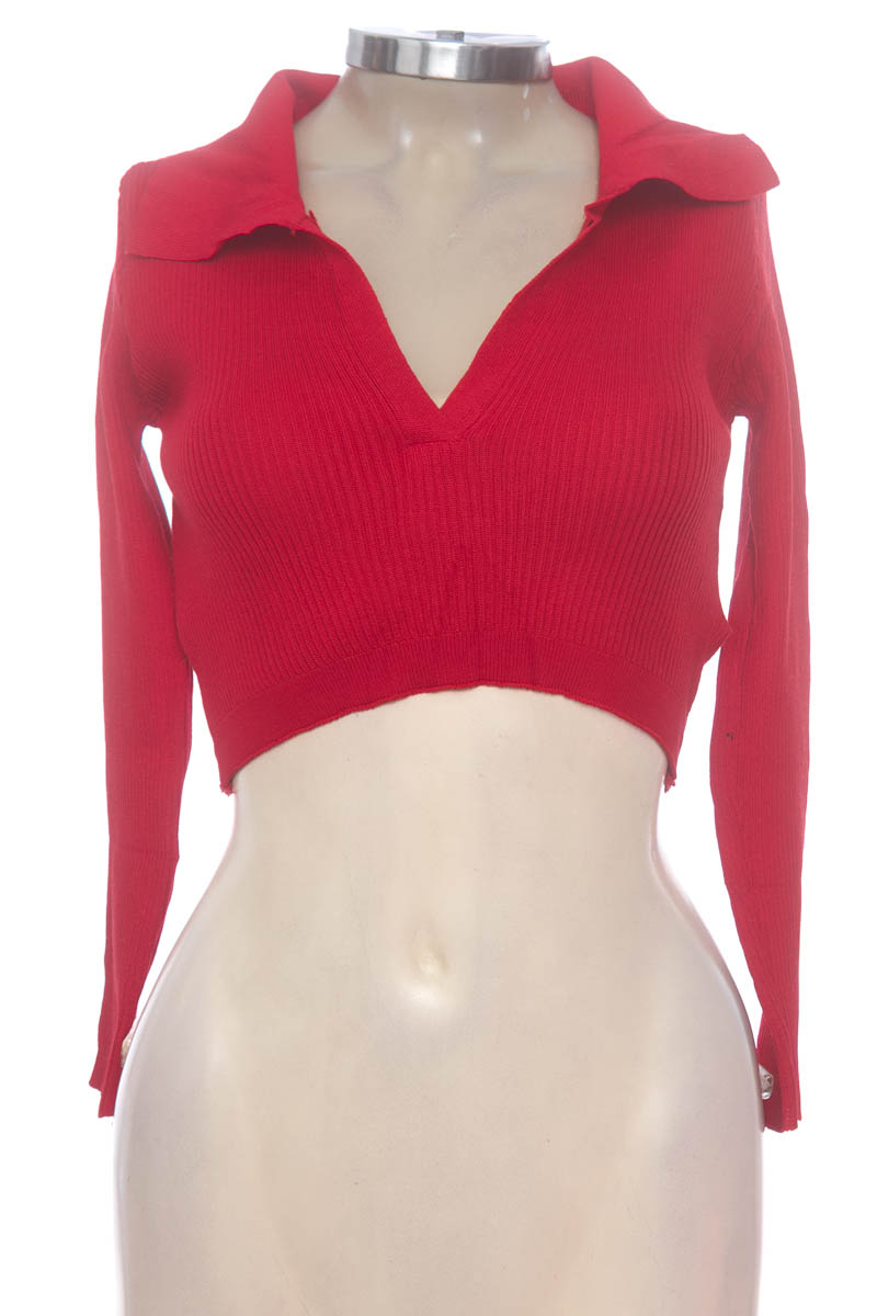 Sweater color Rojo - Closeando
