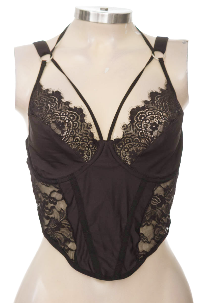 Top / Camiseta color Negro - Carmel