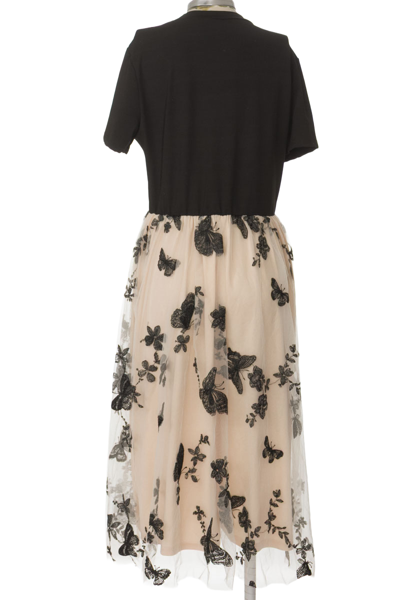 Vestido / Enterizo color Negro - Closeando