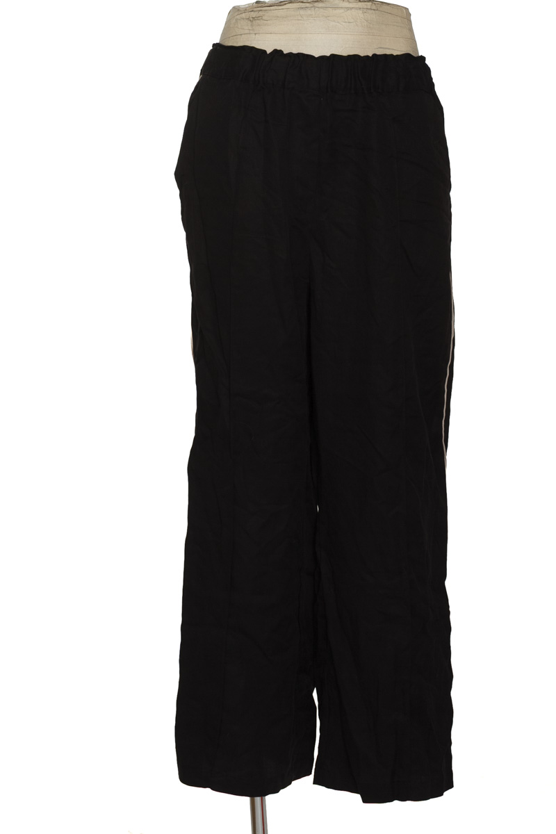 Pantalones color Negro - Basement