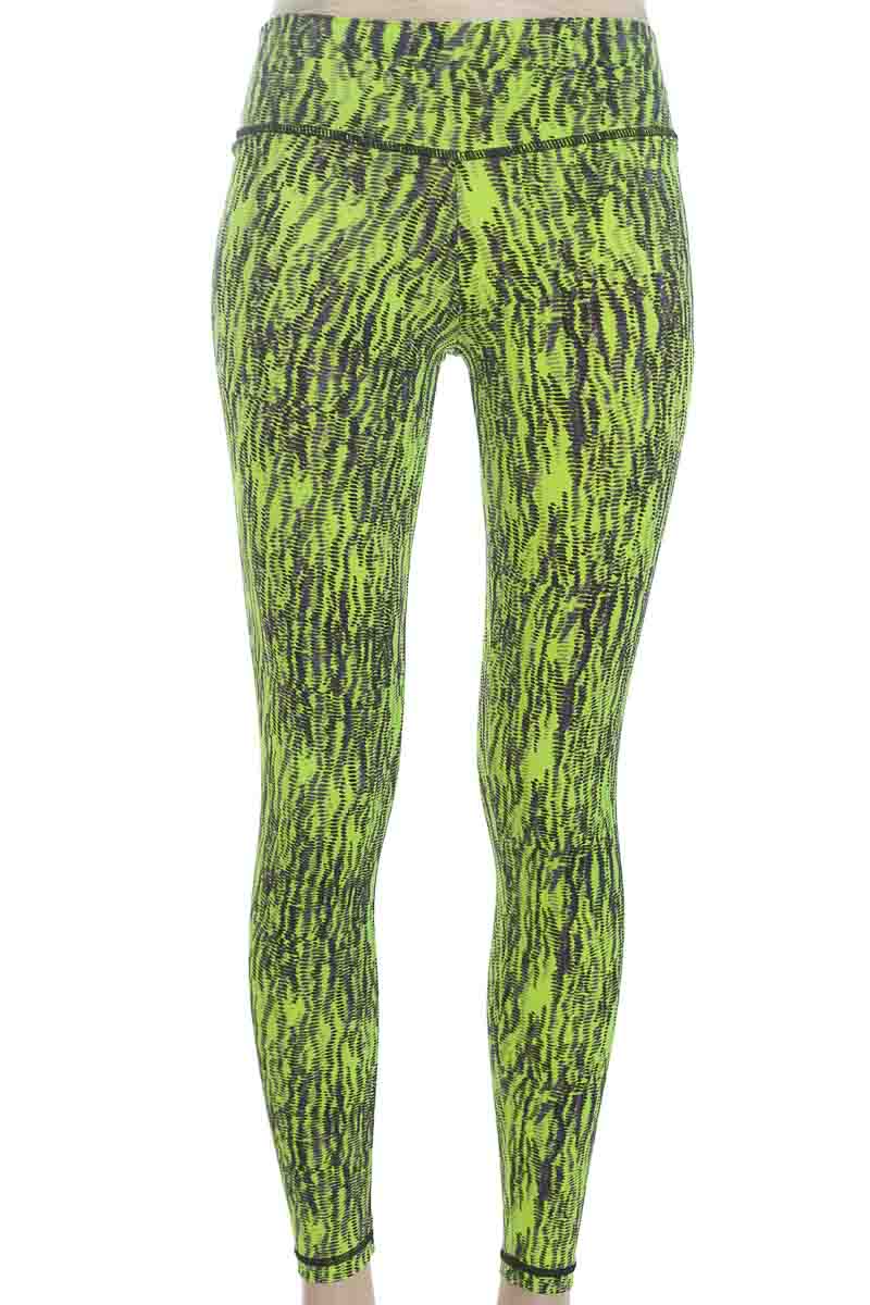 Ropa Deportiva / Salida de Baño color Verde - J&L