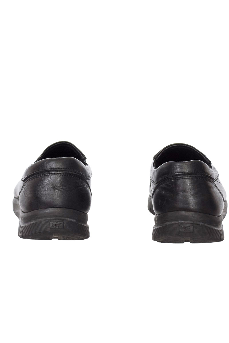 Zapato color Negro - 24 HRS