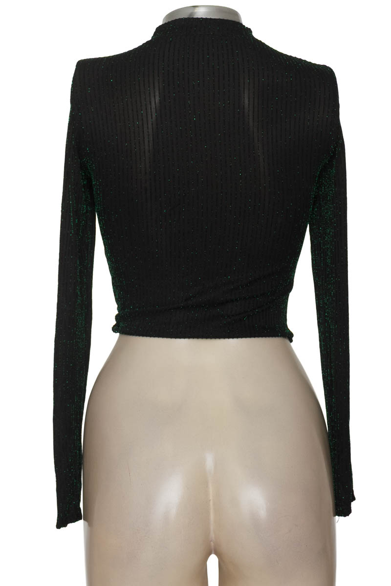 Blusa color Negro - Closeando