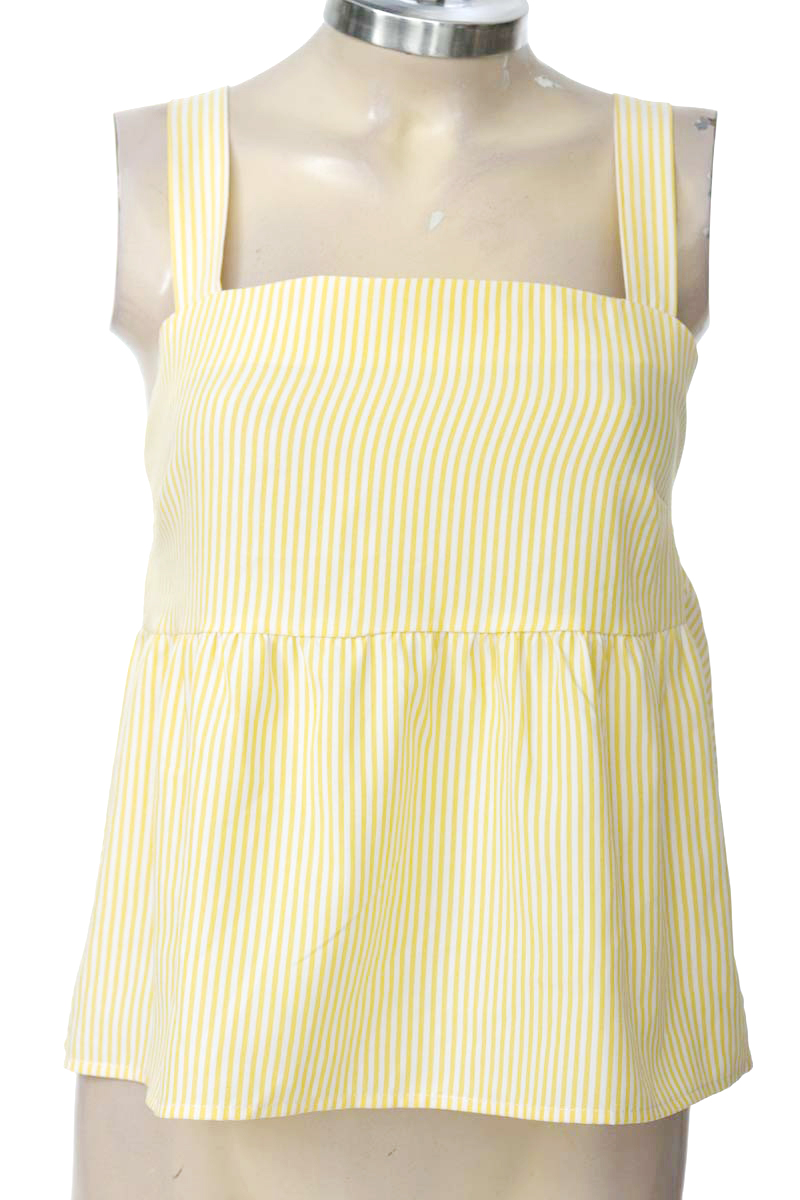 Top / Camiseta color Amarillo - Closeando