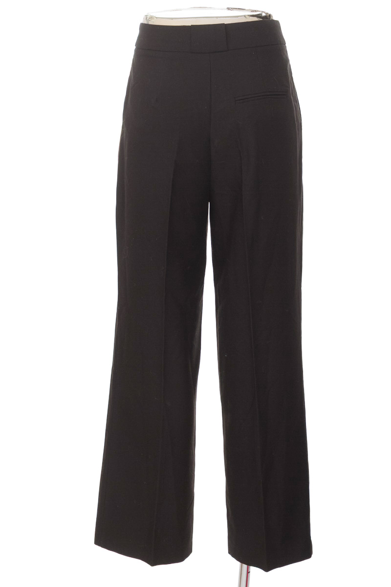 Pantalones color Negro - Stradivarius