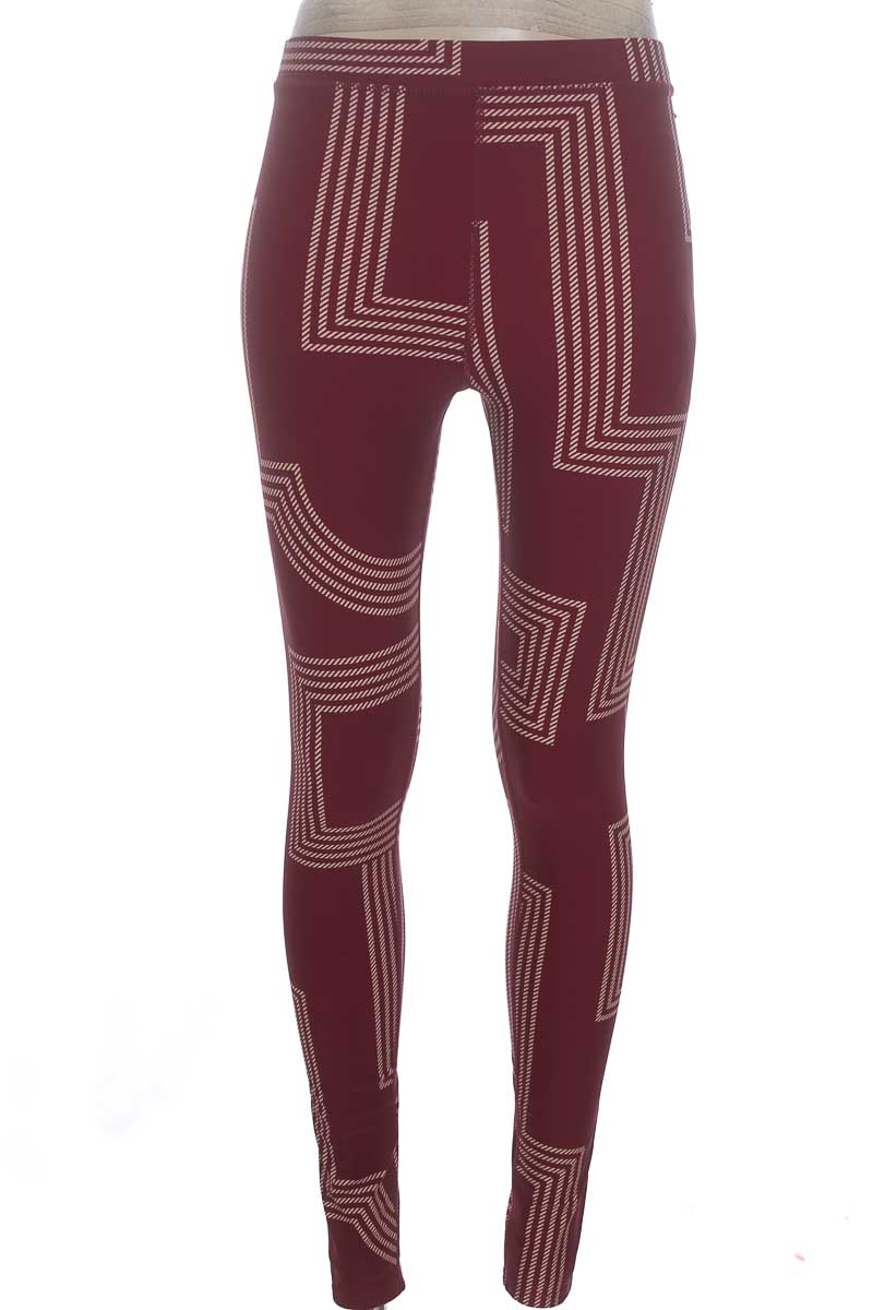 Ropa Deportiva / Salida de Baño color Vinotinto - H&M