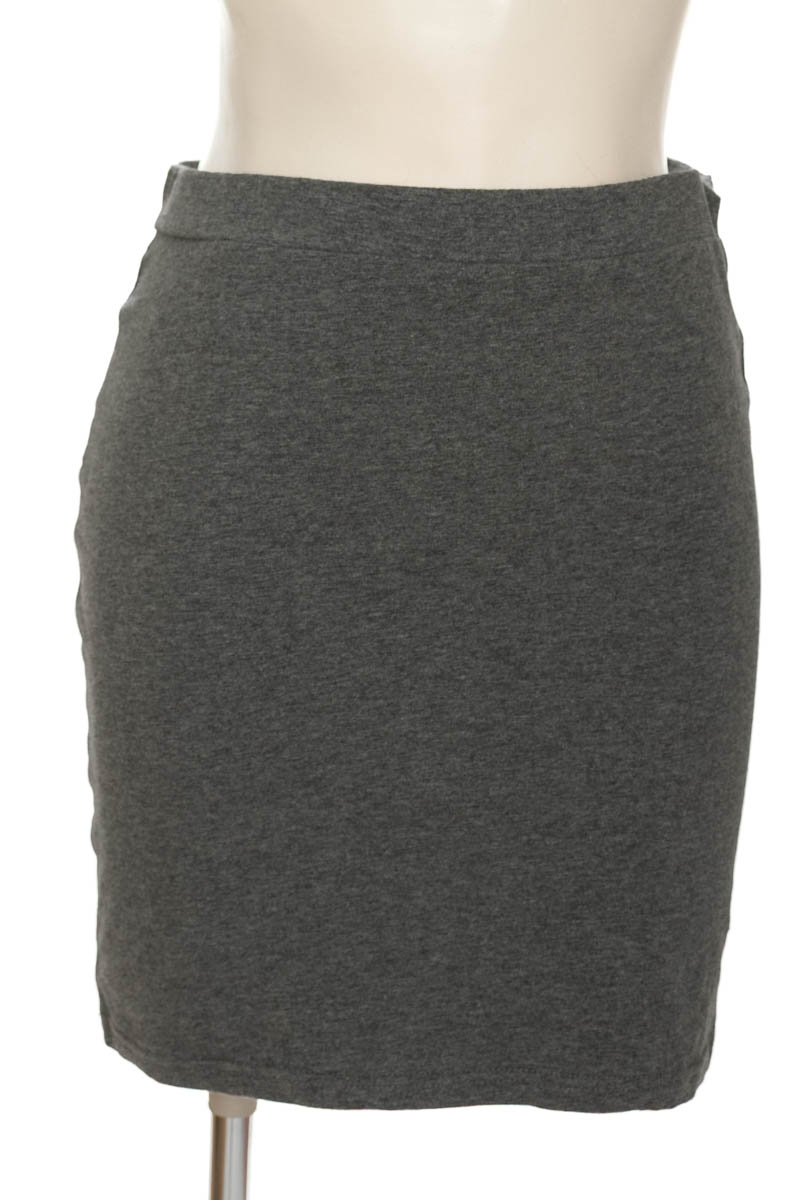 Ropa Deportiva / Salida de Baño color Gris - Urb