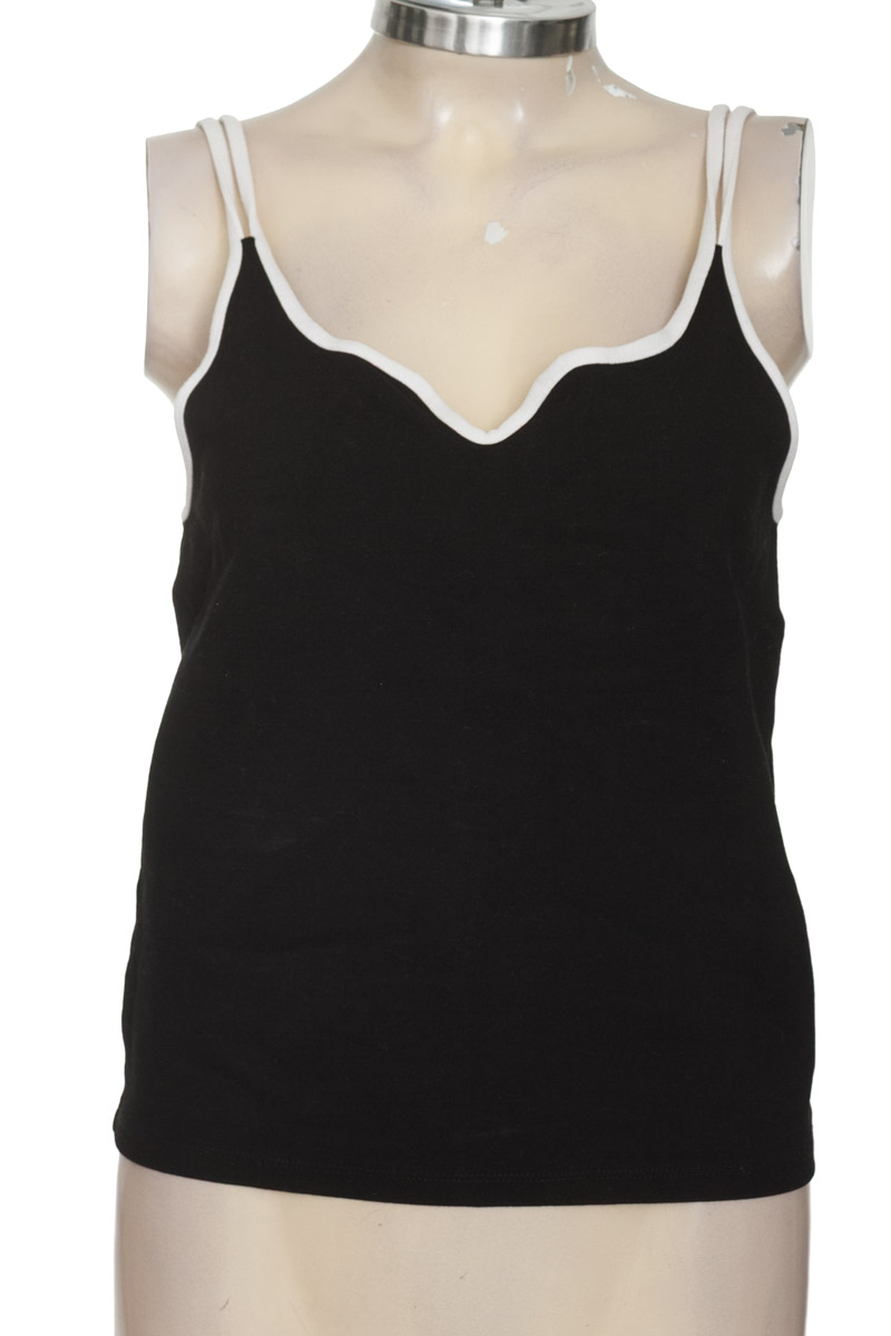 Top / Camiseta color Negro - MNG