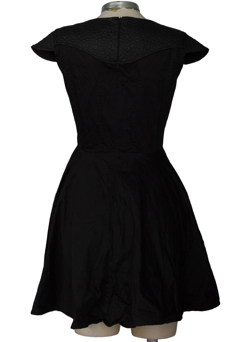 Vestido / Enterizo color Negro - Closeando