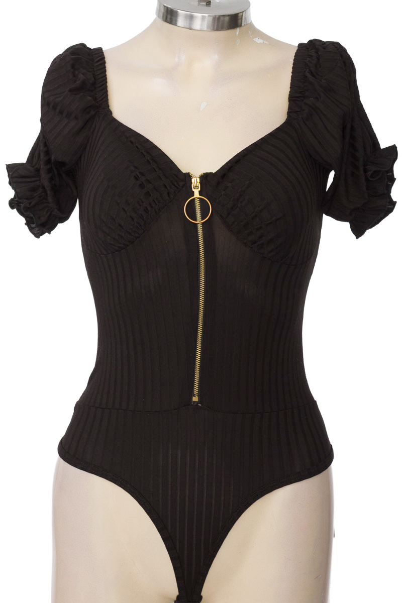 Blusa color Negro - Closeando